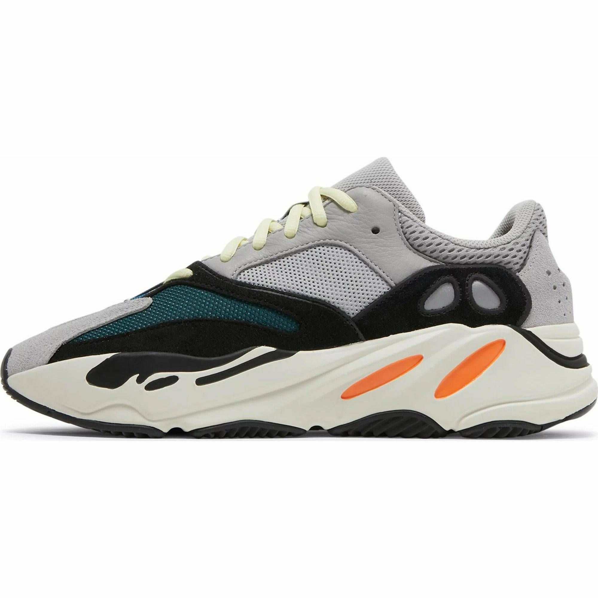 Yeezy 700 