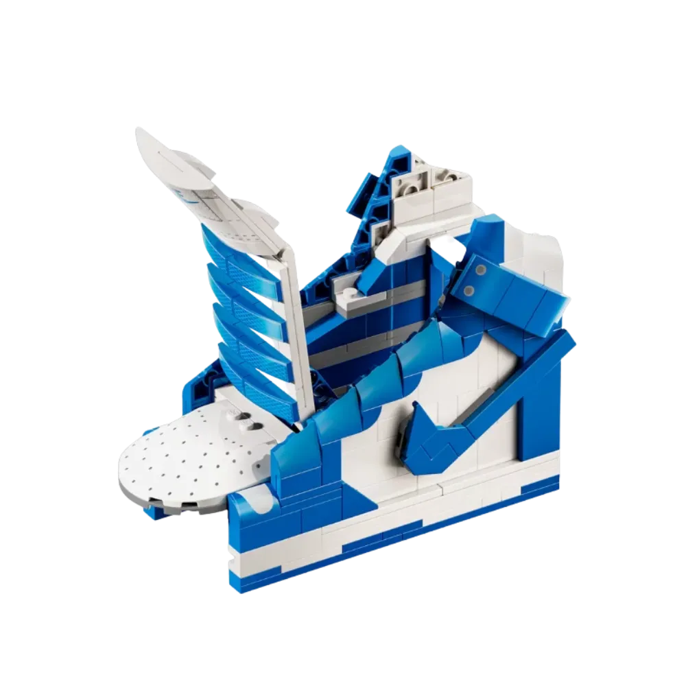 Nike Dunk x LEGO Set Sneaker-Building Kit with Exclusive