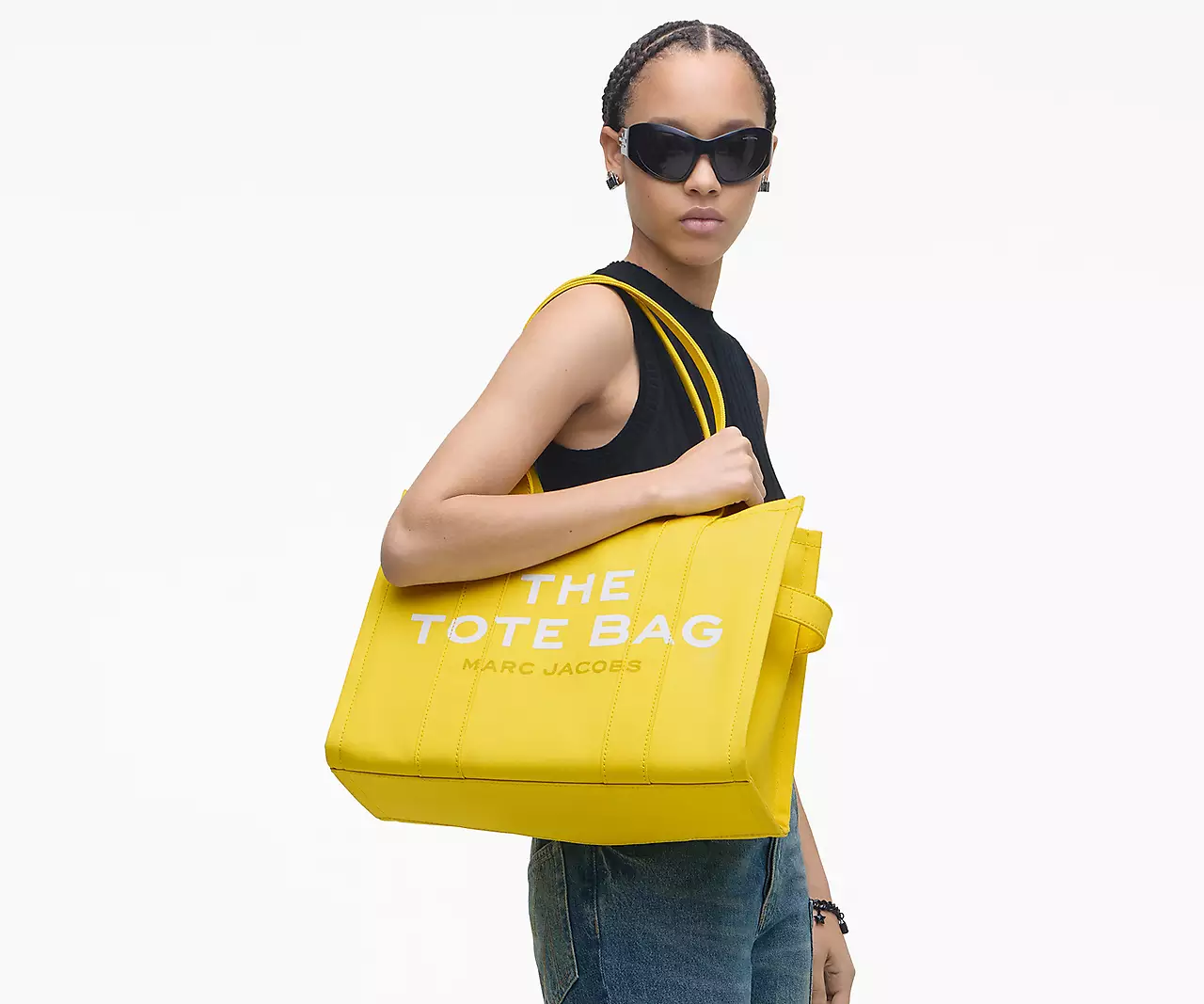 MJI_M0016156_704_F8_F8_F8_1_1_