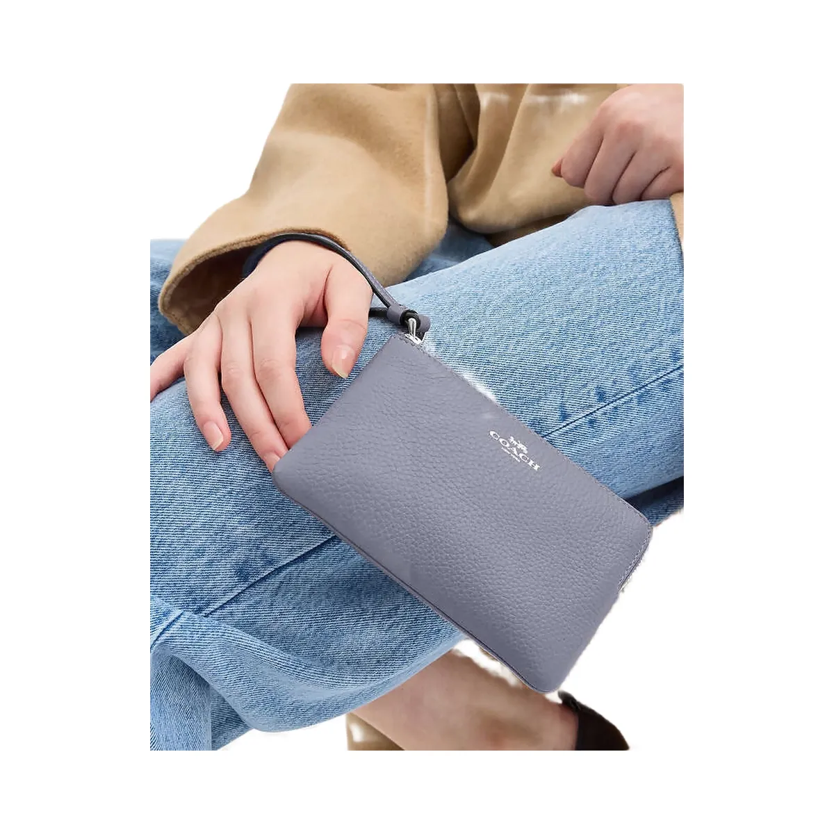 Coach Corner Zip Wristlet Pebbled Leather-Silver-Mist