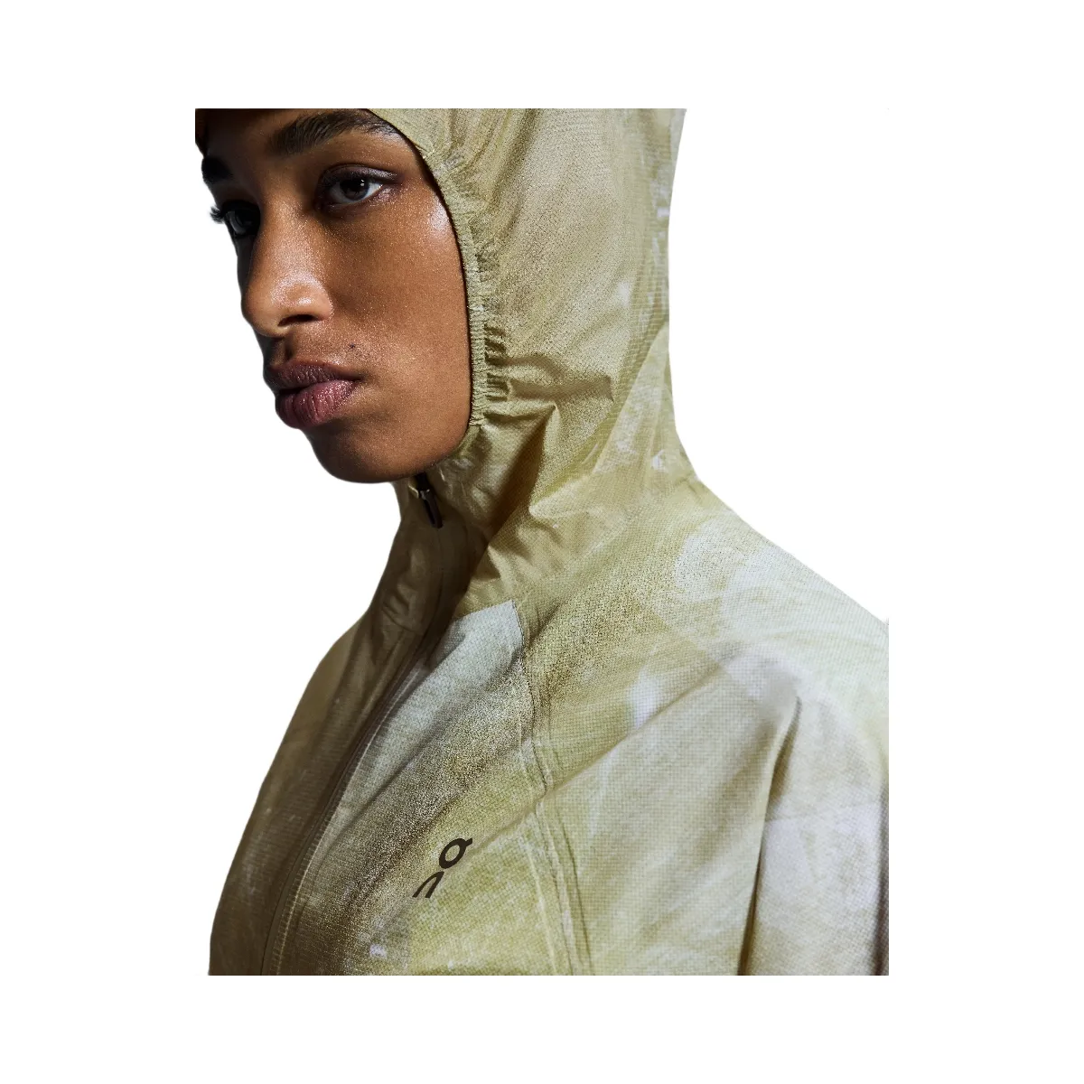 On Ultra Jacket White | Caper