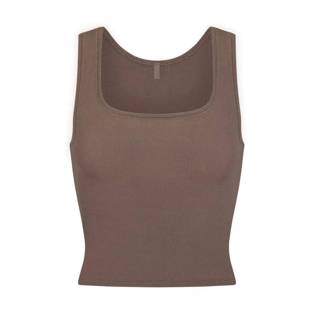SKIMS SQUARE NECK デイリーエッセンシャル タンクトップ/関送込 FITS EVERYBODY SQUARE NECK BODYSUIT | CLAY