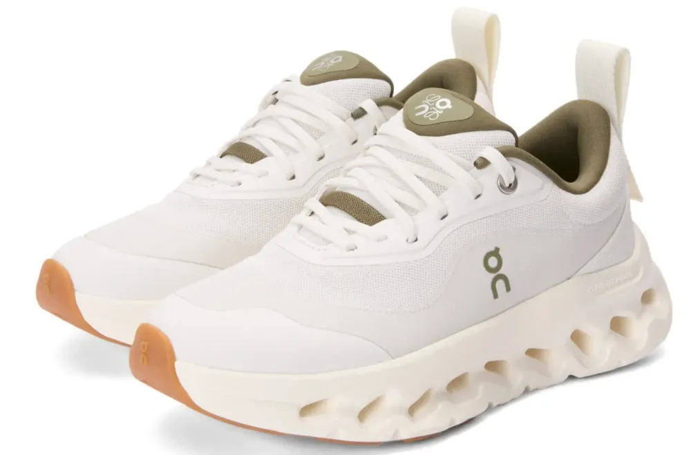 【新品未使用】LOEWE×On Cloudtilt 2.0　ホワイトカーキ Women's Cloudtilt LOEWE 2 | White & Green | On United States