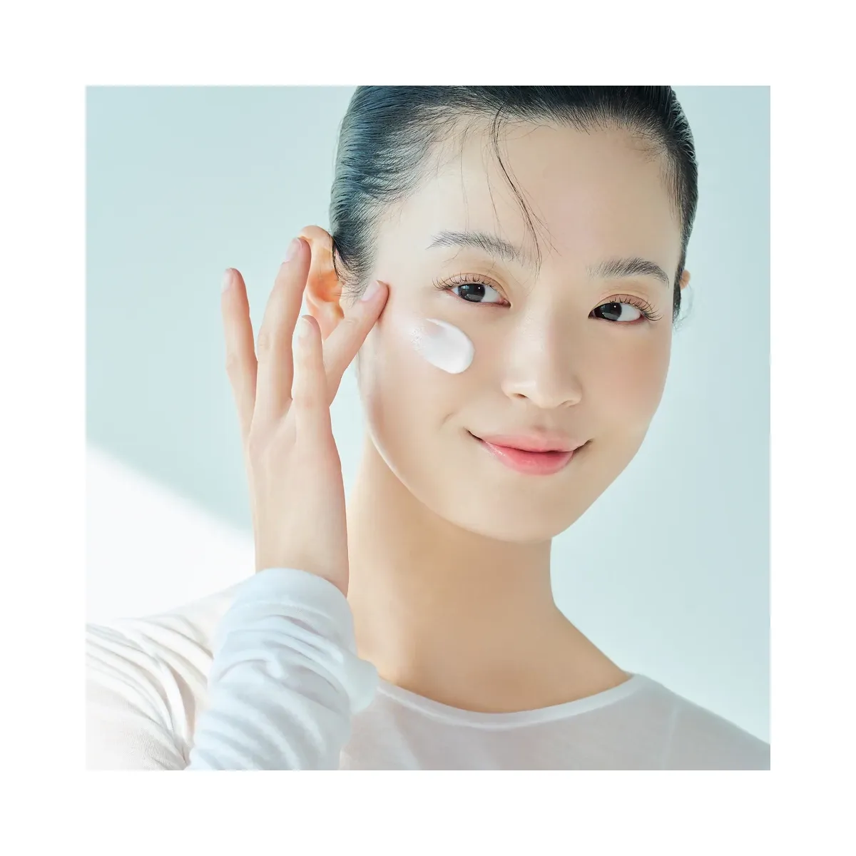 SKIN1004 Madagascar Centella Hyalu-Cica Water-Fit Sun Serum UV SPF50